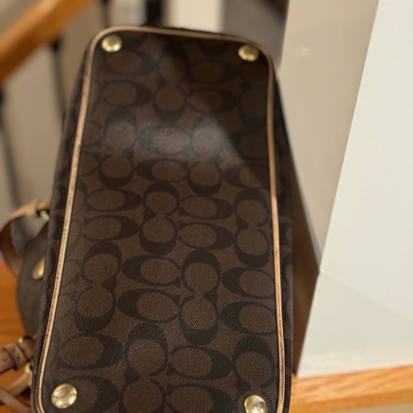 Coach purse - Picture 5 of 8